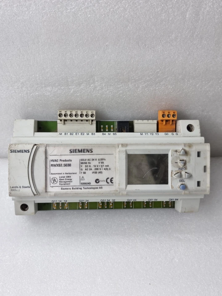 Siemens RWX62.5030 Multi Function Controller | For Parts / Not Working